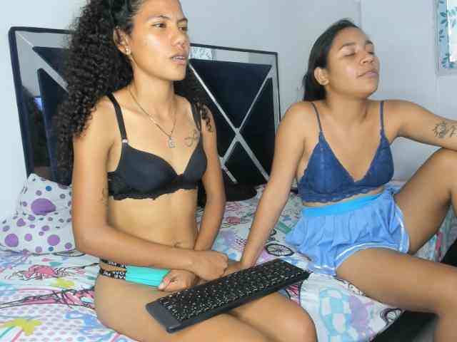 CharlottandVanessa webcam