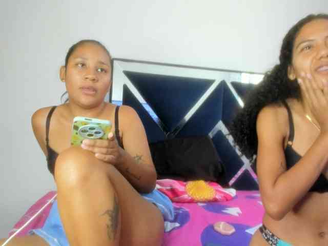 CharlottandVanessa webcam