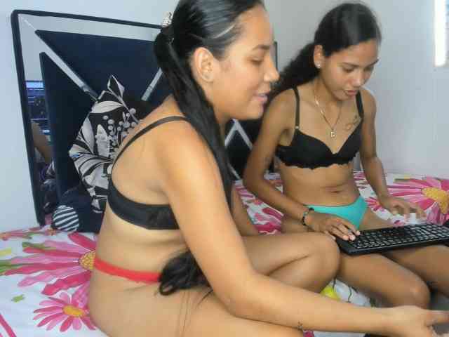 CharlottandVanessa webcam