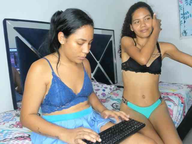 CharlottandVanessa webcam