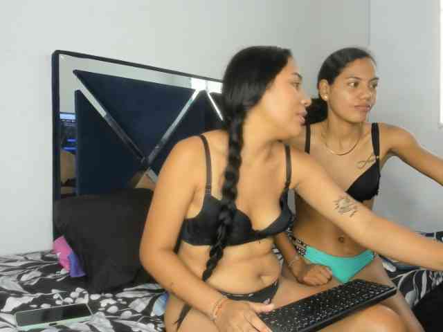 CharlottandVanessa webcam