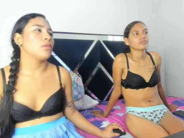 CharlottandVanessa webcam