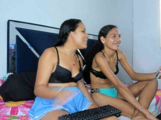 CharlottandVanessa webcam