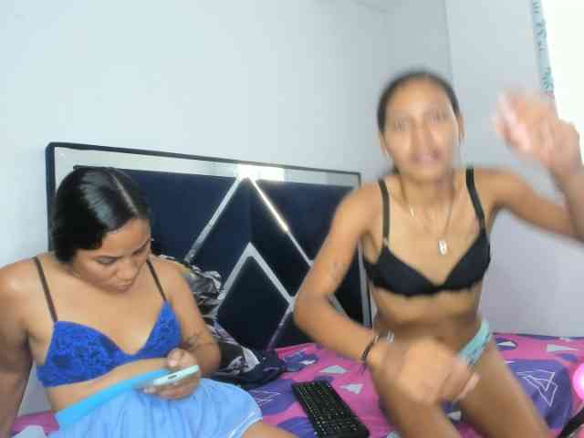 CharlottandVanessa webcam