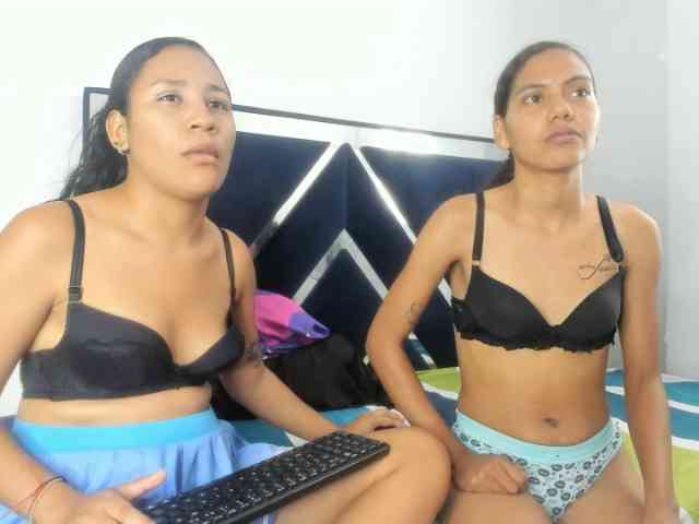 CharlottandVanessa webcam