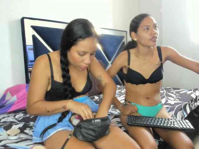 CharlottandVanessa webcam