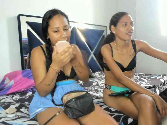 CharlottandVanessa webcam