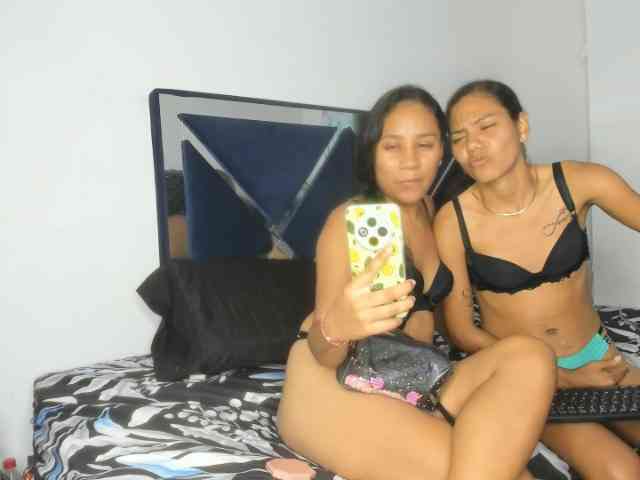 CharlottandVanessa webcam