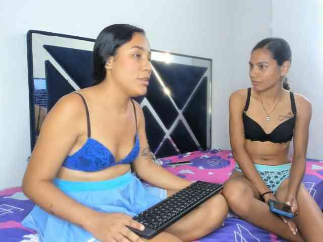 CharlottandVanessa webcam