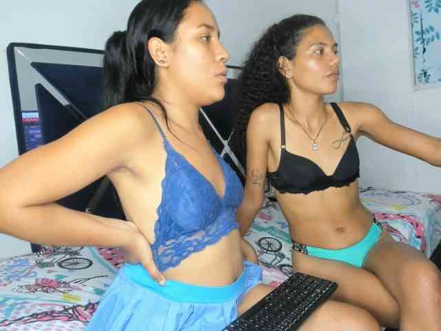 CharlottandVanessa webcam