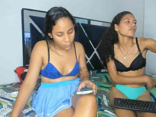 CharlottandVanessa webcam