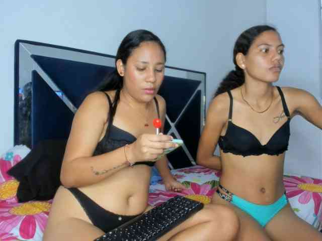 CharlottandVanessa webcam