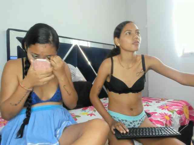 CharlottandVanessa webcam