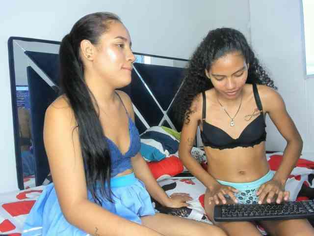 CharlottandVanessa webcam