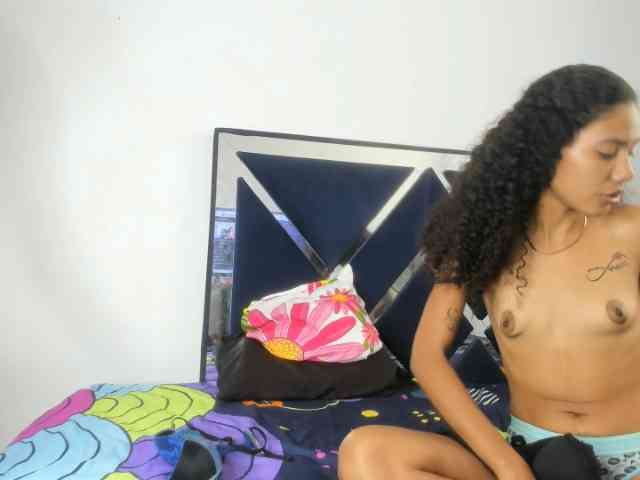 CharlottandVanessa webcam