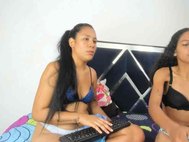 CharlottandVanessa webcam