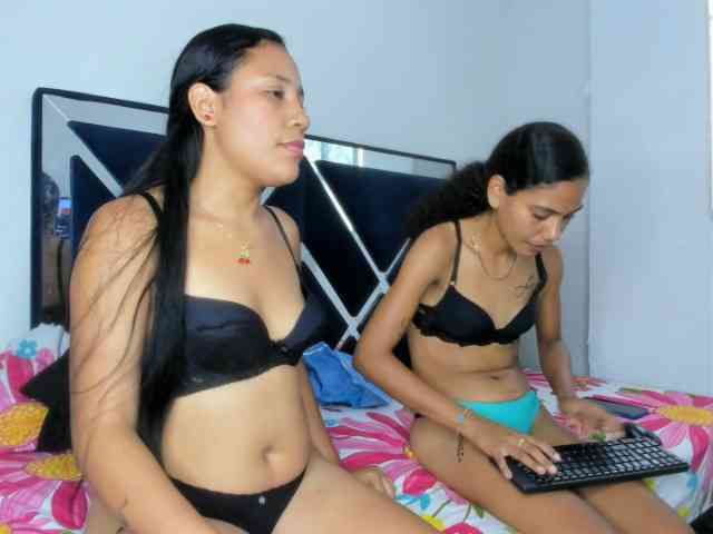 CharlottandVanessa webcam