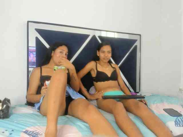 CharlottandVanessa webcam