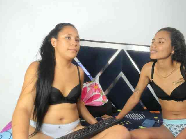 CharlottandVanessa webcam