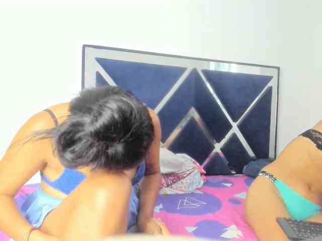 CharlottandVanessa webcam