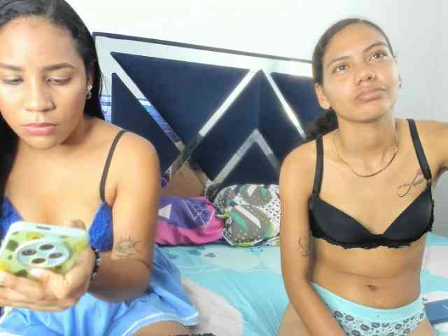 CharlottandVanessa webcam