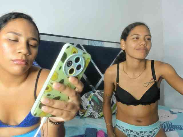 CharlottandVanessa webcam
