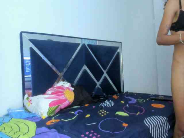 CharlottandVanessa webcam