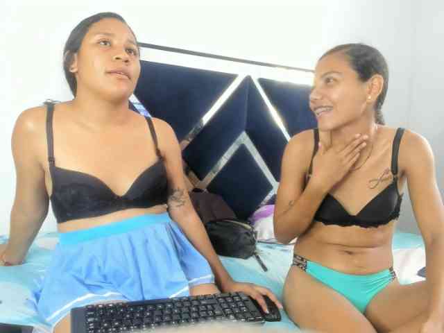 CharlottandVanessa webcam