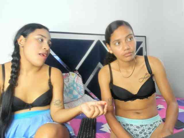 CharlottandVanessa webcam