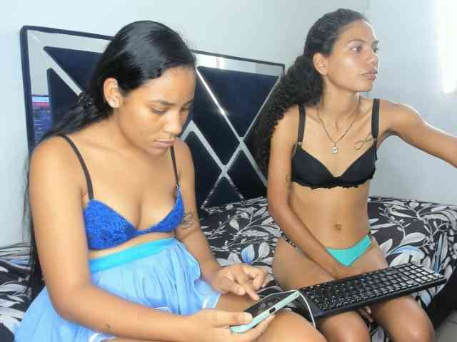 CharlottandVanessa webcam