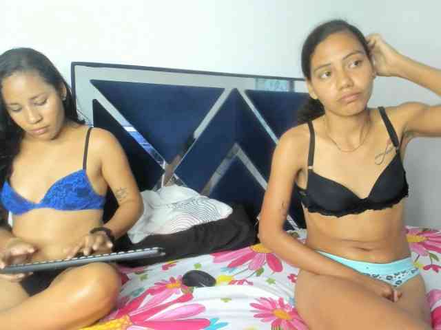 CharlottandVanessa webcam