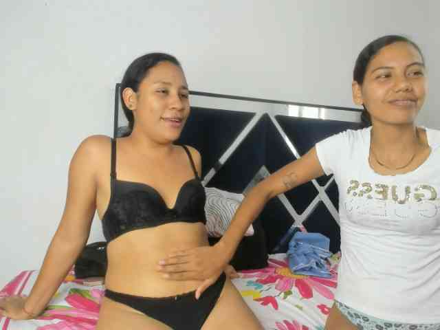 CharlottandVanessa webcam