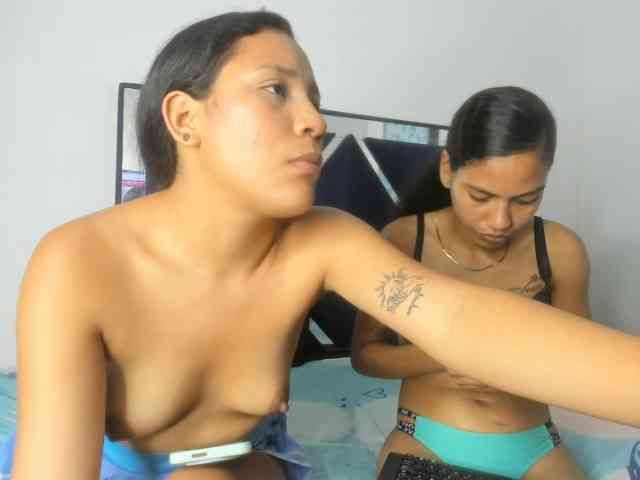 CharlottandVanessa webcam