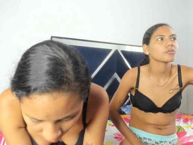 CharlottandVanessa webcam