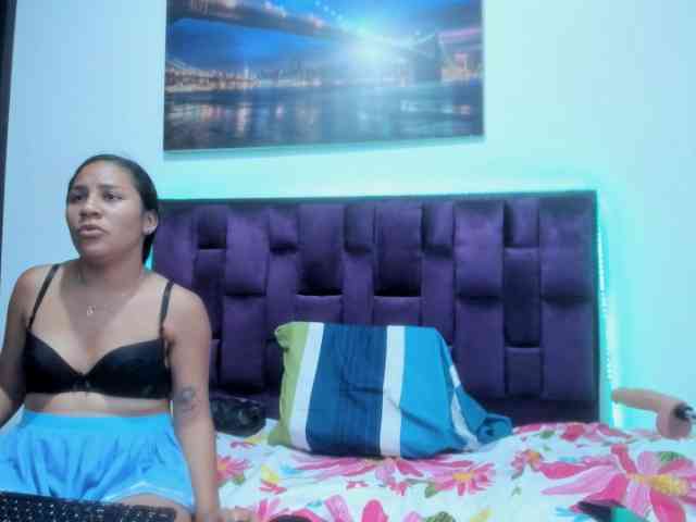 CharlottandVanessa webcam