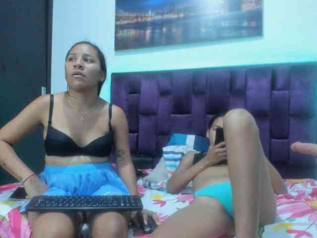 CharlottandVanessa webcam