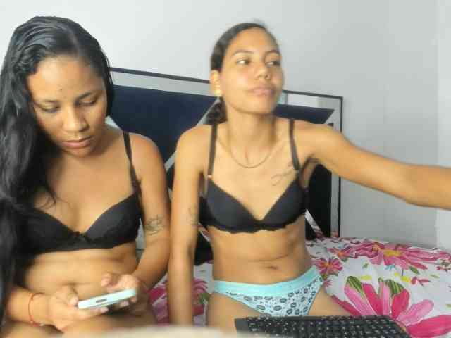 CharlottandVanessa webcam