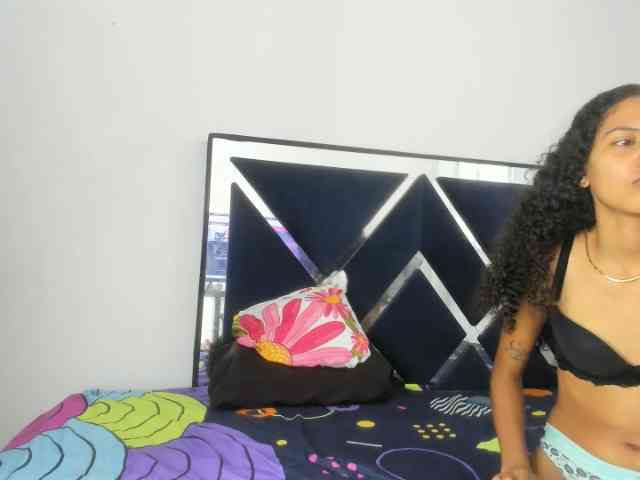 CharlottandVanessa webcam