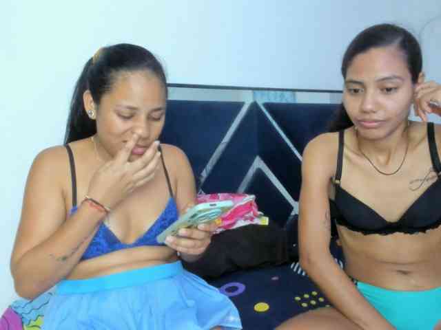 CharlottandVanessa webcam