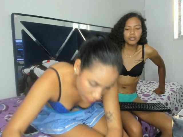 CharlottandVanessa webcam