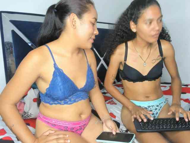 CharlottandVanessa webcam