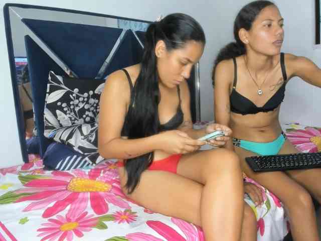 CharlottandVanessa webcam