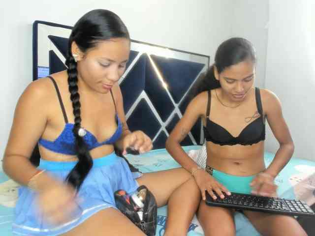 CharlottandVanessa webcam