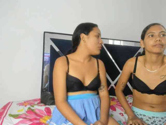 CharlottandVanessa webcam