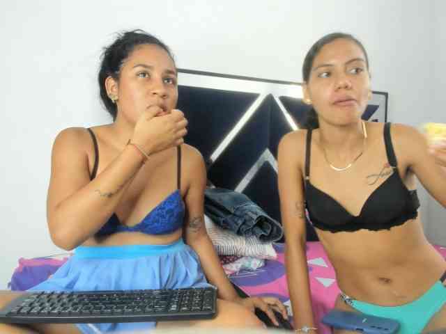 CharlottandVanessa webcam