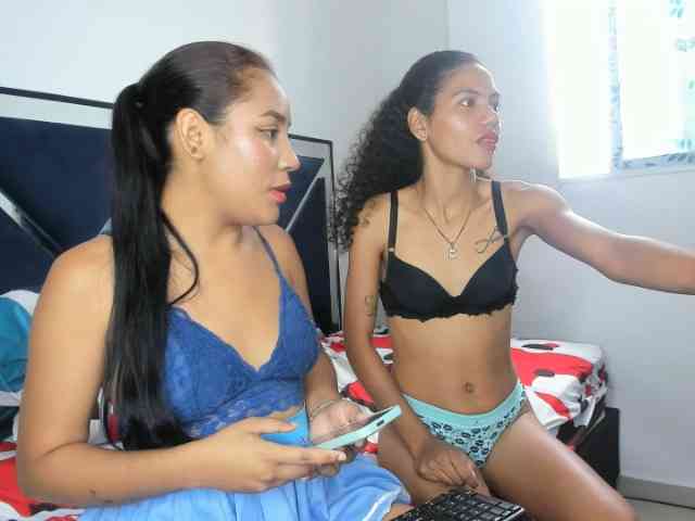 CharlottandVanessa webcam