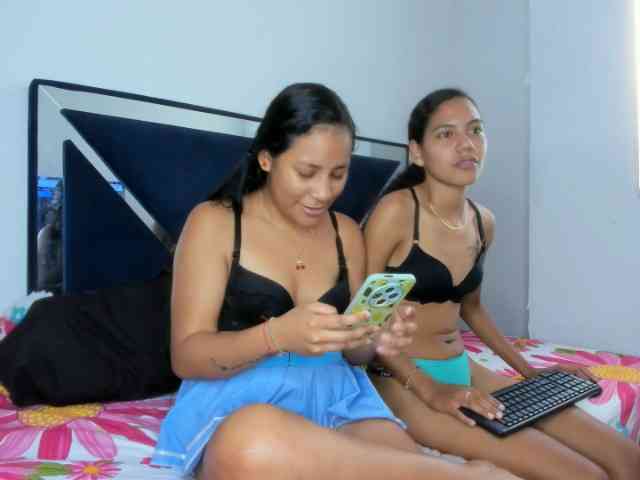 CharlottandVanessa webcam