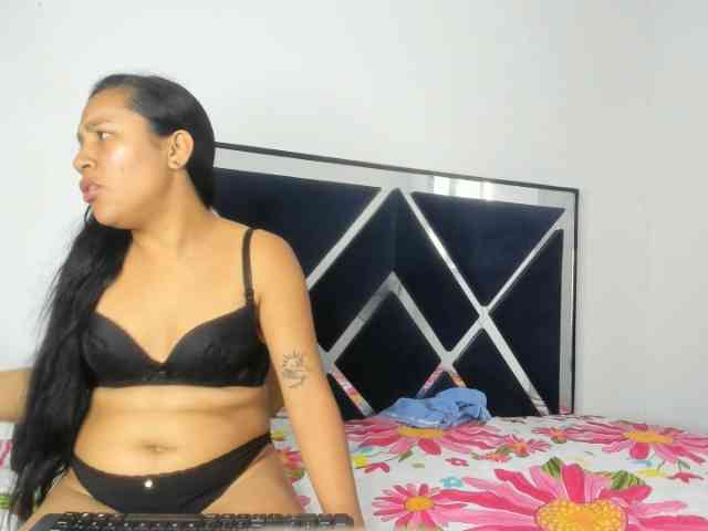 CharlottandVanessa webcam