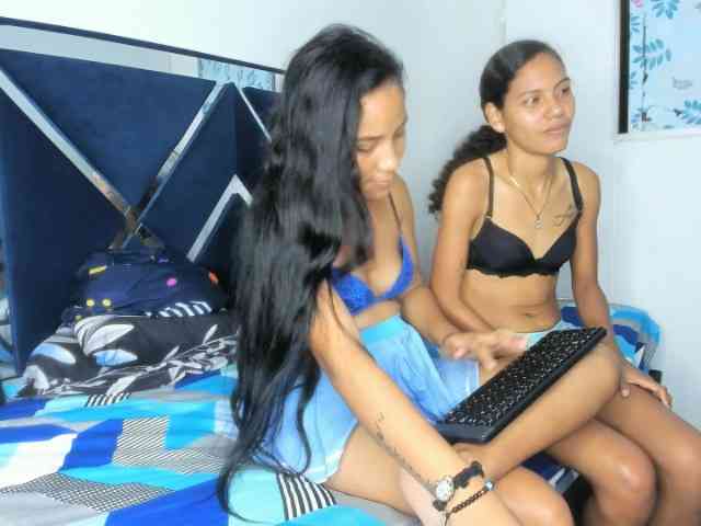 CharlottandVanessa webcam