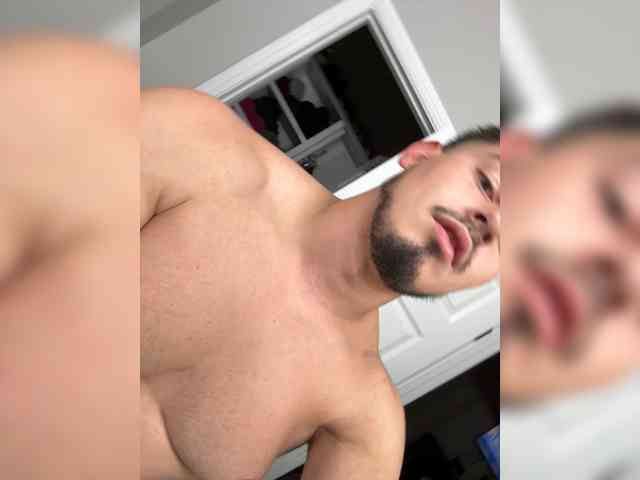 AustinGonzalez Live Webcam on BongaCams